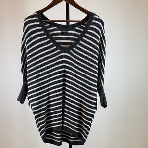 Express Striped V-Neck Relaxed Dolman Sleeve Sweater Gray/White. Size M